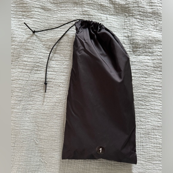 YEEZY PODS SIZE 1 NWT - Picture 4 of 4